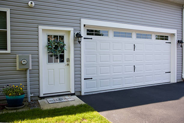 24/7 Emergency Garage Door Panel Replacement experts in L'Anse, MI